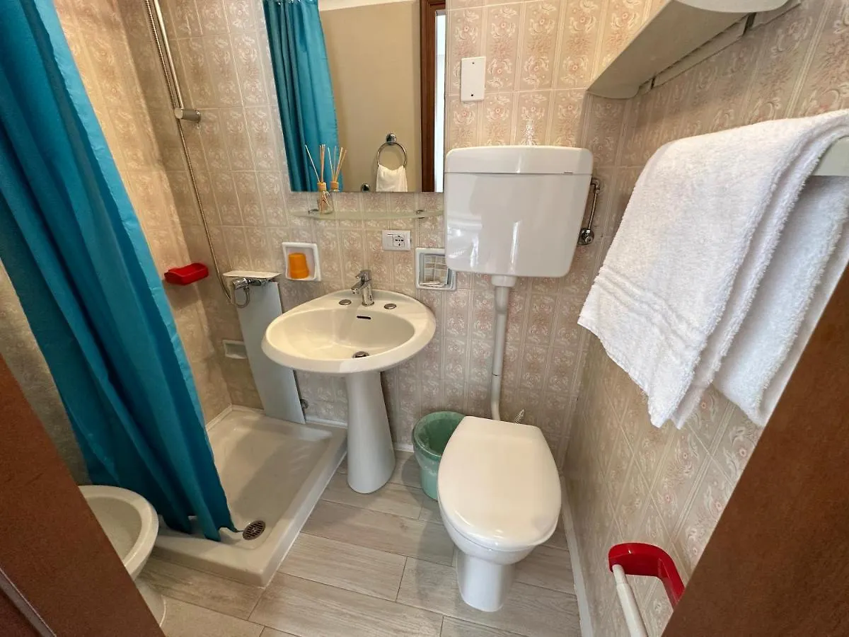 Hotel Miura Cavalcaselle 2*,